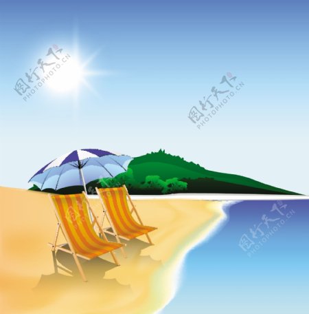 夏天的晚上背景在海边沙滩椅和雨伞