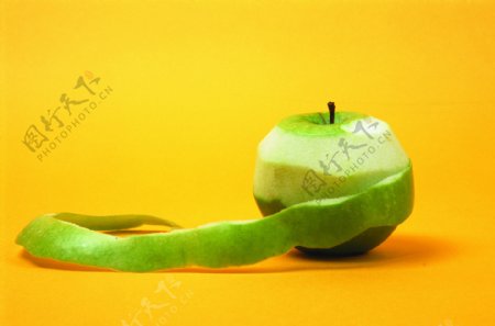 削皮青苹果