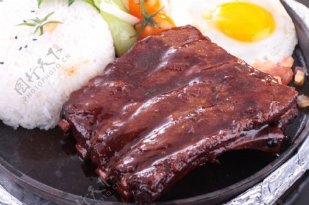 铁板台湾酱卤肉排饭图片