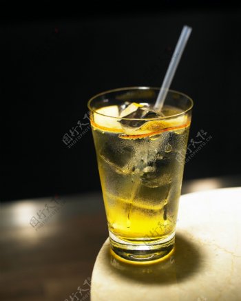 柠檬味鸡尾酒图片