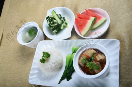 东南亚套餐肉骨茶图片