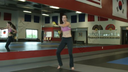 女人做练习武术5股票的录像