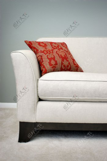 高清白色布艺沙发一角图片