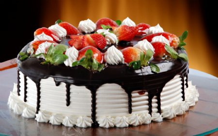 漂亮水果奶油巧克力蛋糕