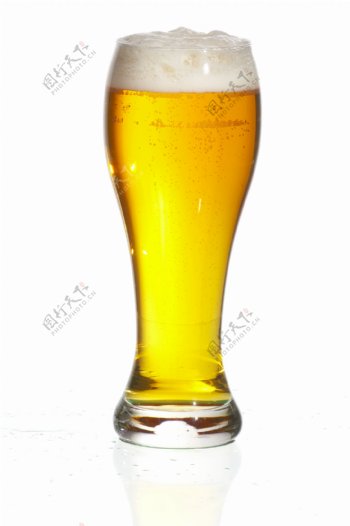 啤酒饮料黄色玻璃杯泡沫杯子泡沫实用图片精美图片印刷适用高清图片创意图片