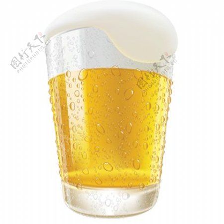 逼真的啤酒杯啤酒泡沫的矢量图形