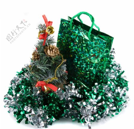 包装袋和圣诞树图片