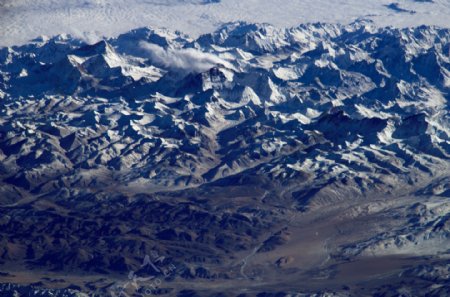 飞船上鸟瞰珠穆朗玛峰图片
