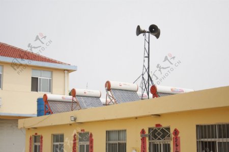 乡村广播喇叭和太阳能图片