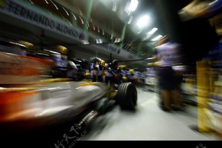 雷诺阿隆索新加坡F1夜图片
