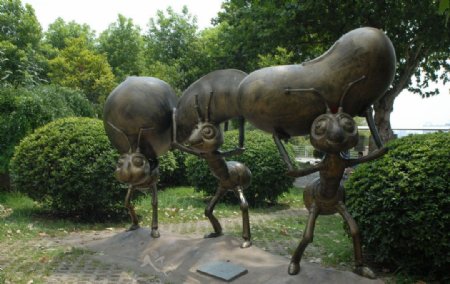汉口江滩蚂蚁雕塑图片