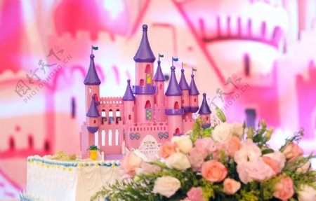 婚礼上的城堡蛋糕图片