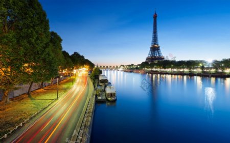 巴黎塞纳河黄昏前风光图片