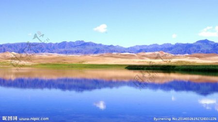高原蓝天湖泊沙漠图片