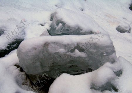 冰冻石头图片