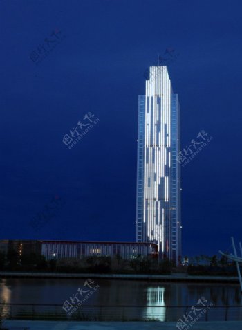 哈尔滨科技大厦夜景图片