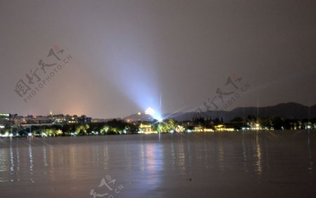 西湖灯光图片