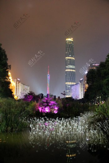 夜色花城广场图片