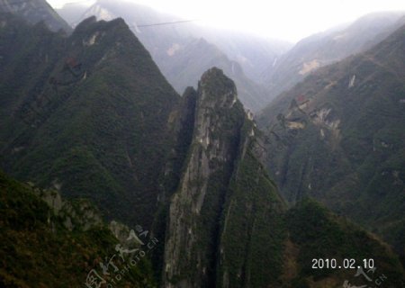 丛山峻岭图片