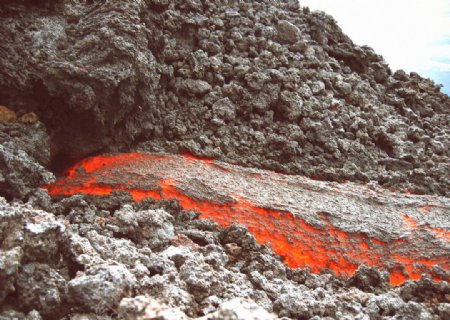 火山岩浆图片