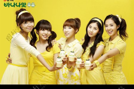 少女时代五人香蕉牛奶广告图片