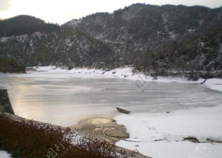 大围山冬季雪湖图片