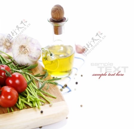 西红柿橄榄油大蒜图片