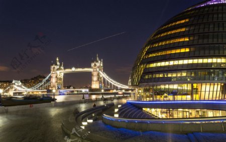 市政厅和伦敦塔桥图片
