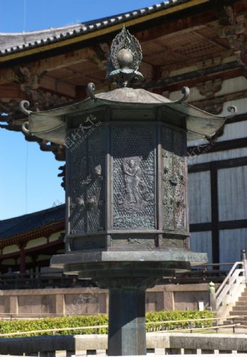 日本东大寺大佛殿八角灯笼图片