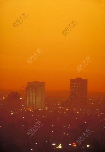 城市黄昏风景图片