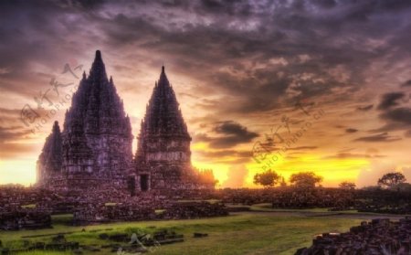 印度尼西亚日惹印度教神庙普兰巴南的废墟图片