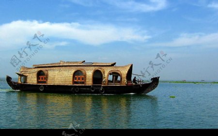 印度库玛拉孔水上船屋图片