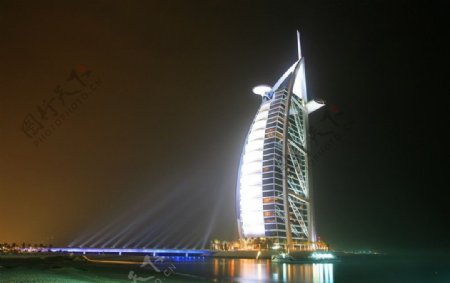 迪拜七星帆船酒店夜景图片