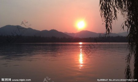 西湖湖畔夕阳无限图片
