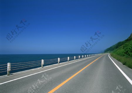 海边公路图片