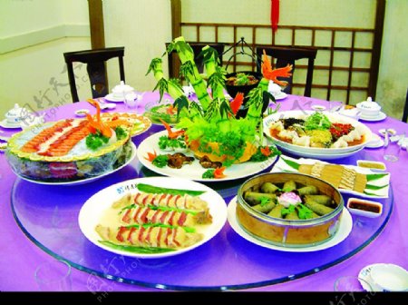 中式宴会酒桌布置图片