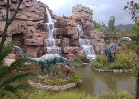恐龙戏水图片