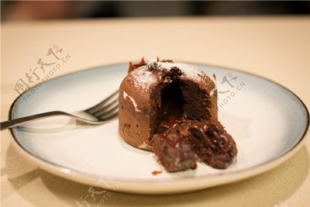 熔岩巧克力甜点蛋糕图片