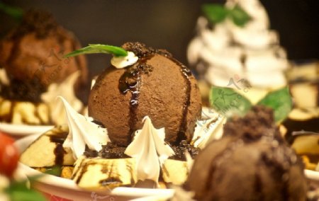 巧克力冰淇淋华夫饼图片