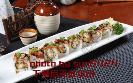 鳗鱼虾寿司卷图片