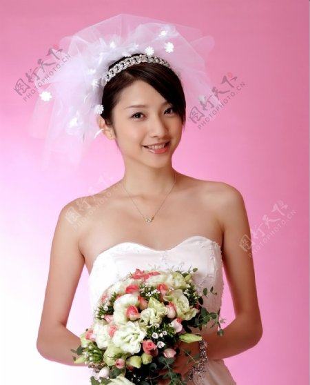 穿婚纱的新娘图片
