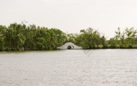 河塘小桥摄影图图片