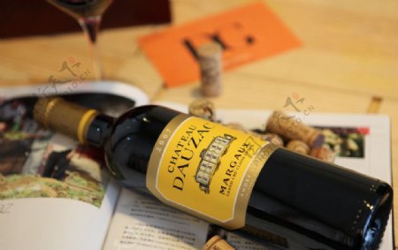 杜扎克干红葡萄酒图片