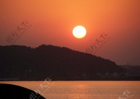 武汉南湖落日图片