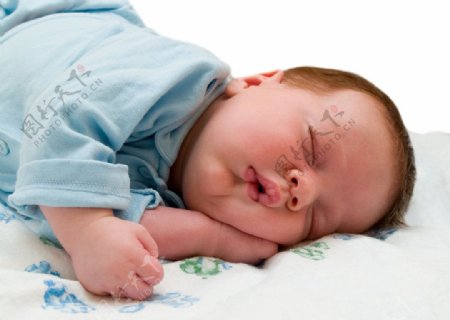 熟睡中的小宝宝图片
