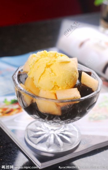 芒果冰球凉粉