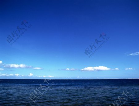 海边蓝天白云自然风景