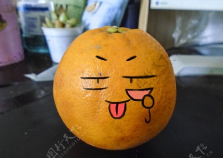 橙子做鬼脸