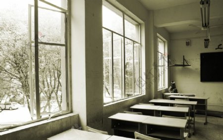 怀旧窗外教室