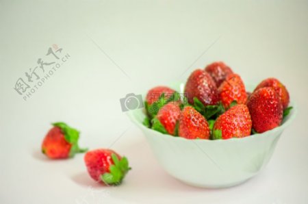 食品健康红色水果白草莓